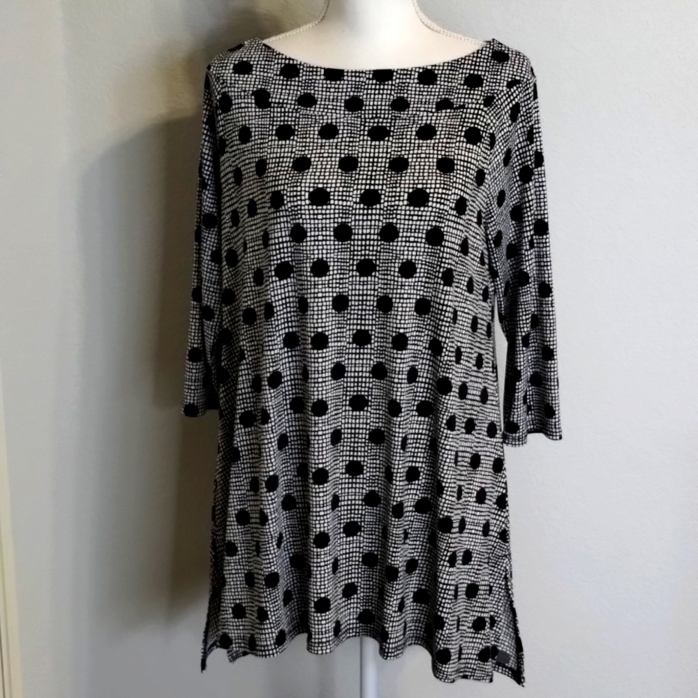Chico's Top Black and White Polka dots Side Split Size 1 (8)